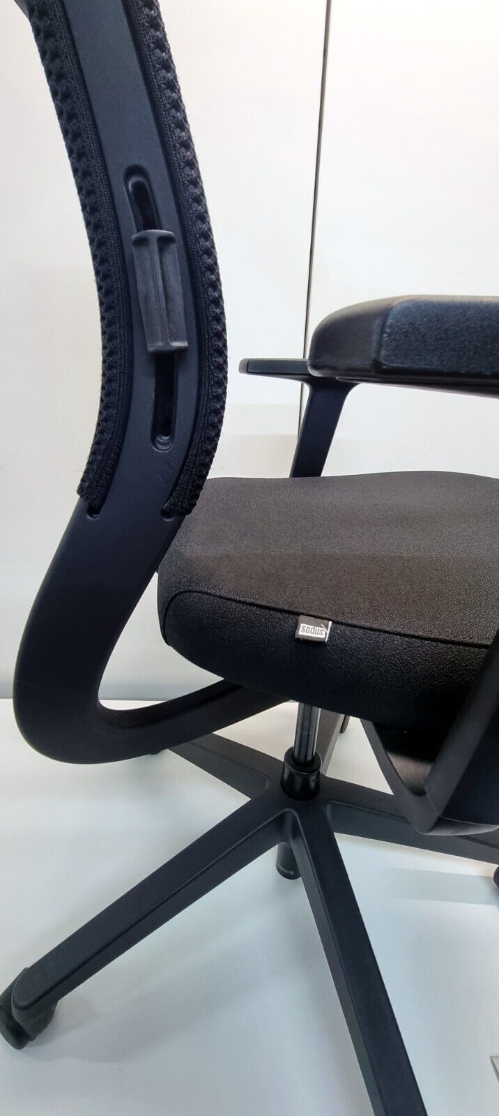 SEDUS Netwin NW100 Exec Swivel Chair-Adjustable Height+Arms-Mesh Back-Lumbar Pad